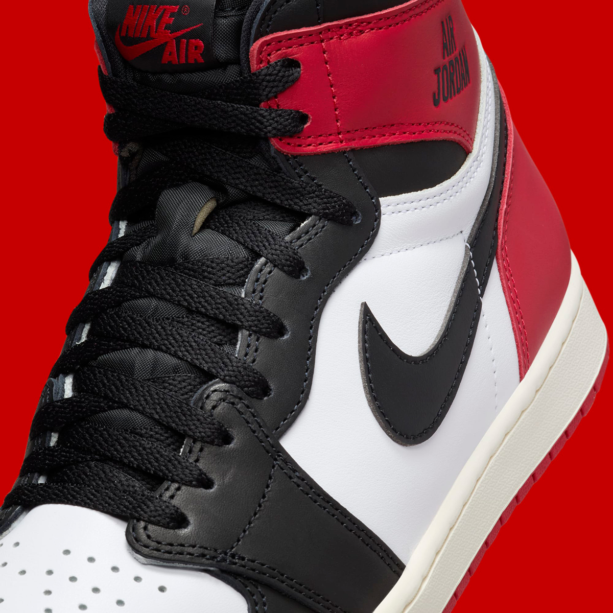Jordan 1 High OG "Black Toe"